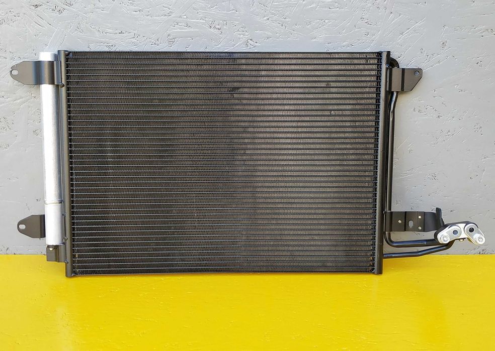 Радиатор охлаждения 2.0 на Volkswagen Caddy Фольксваген Кадди 04-10р