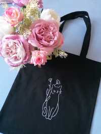 Czarna torba bawełniana z kotem kociak kotek kwiaty bukiet