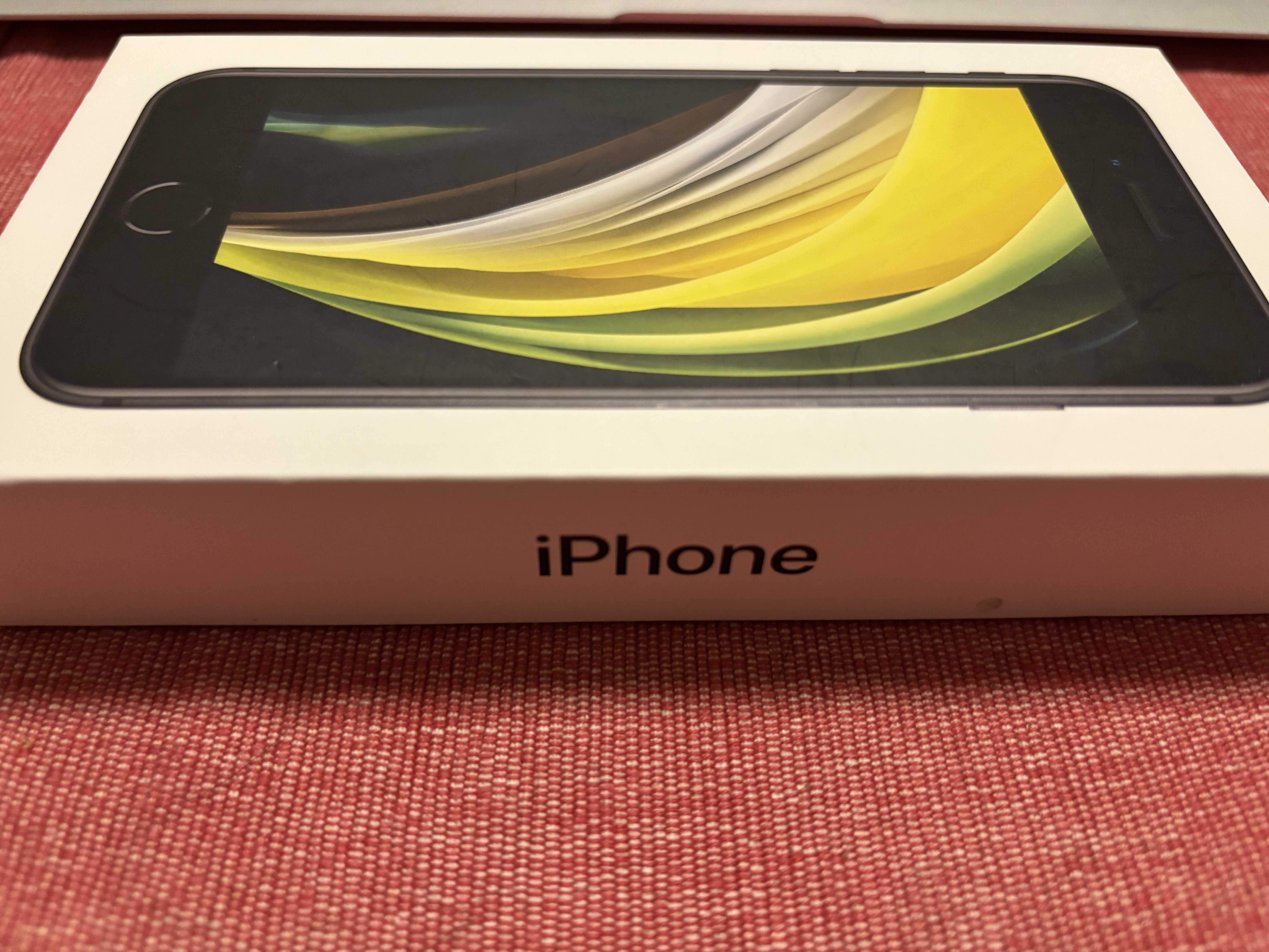 iPhone SE (2020) z etui w pakiecie :)