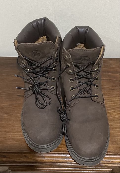 Botas em pele Guimaraes , tam.39, (preço negociável)