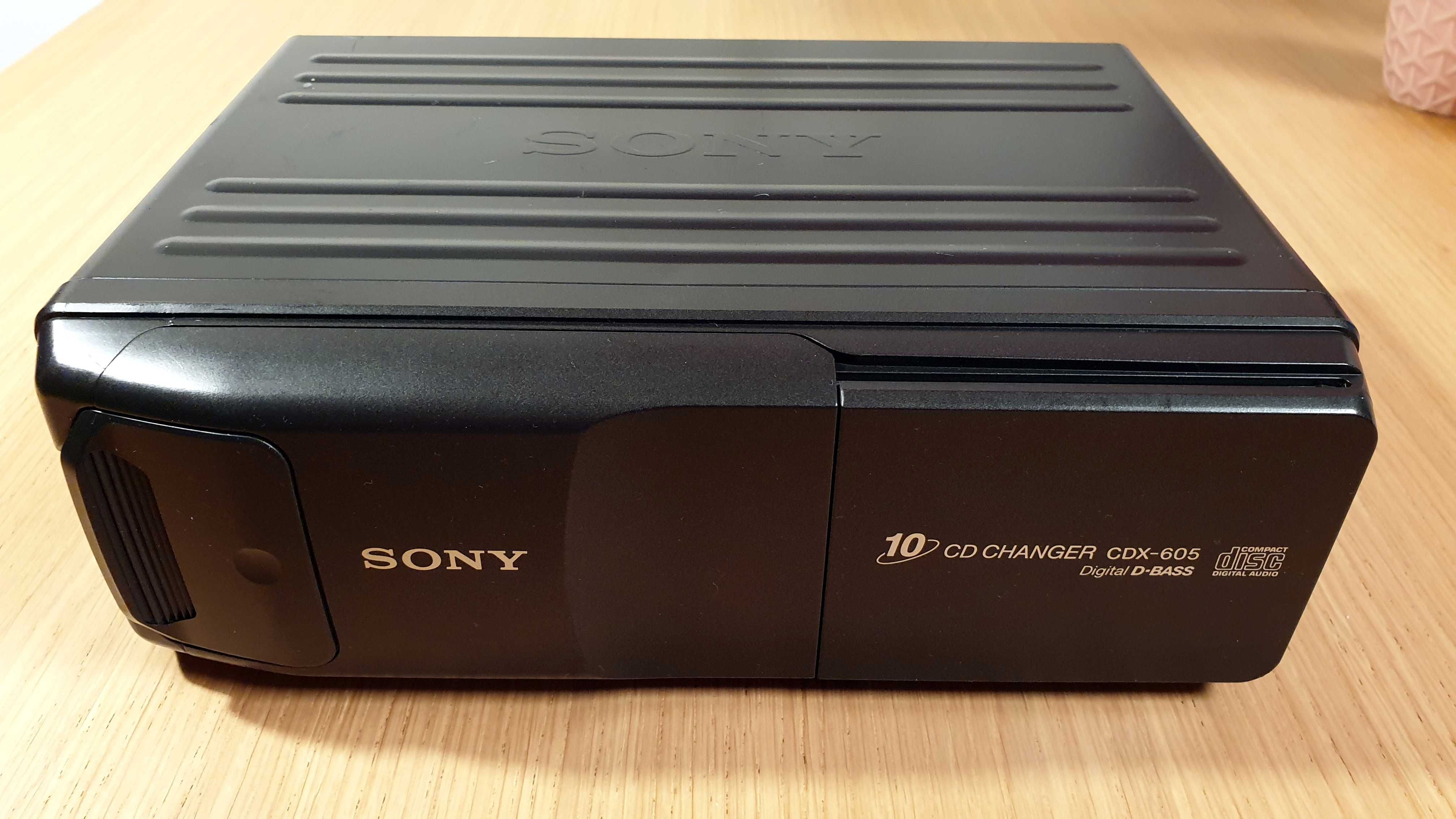 Zmieniarka cd samochodowa SONY CDX-605 z magazynkiem XA-250 na 10 szt.