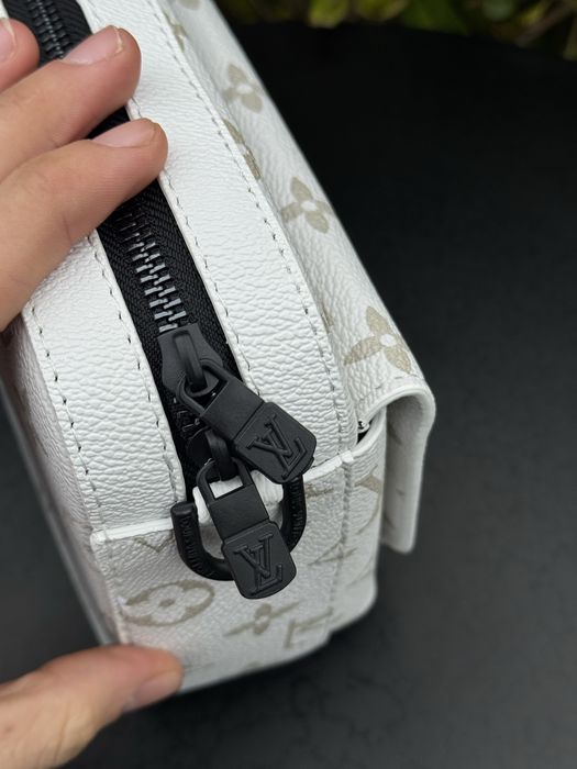 Сумка Louis Vuitton белая мужская черная барсетка LV шкіряна Луи Витон