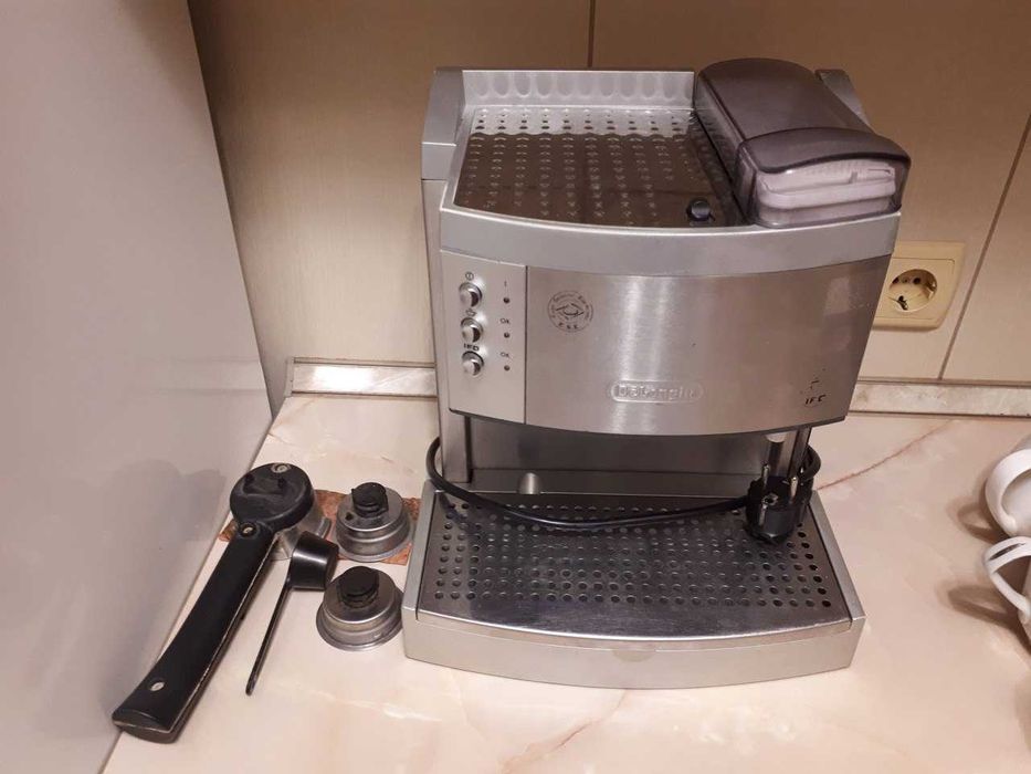 Кавоварка Delonghi MG EC750