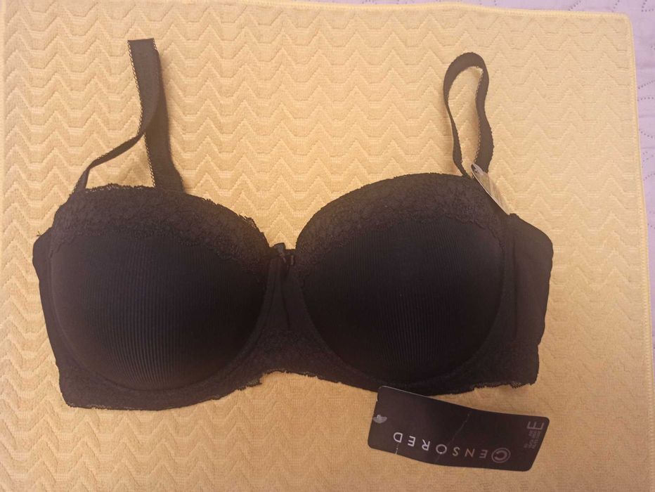 Бюстгальтери 85E, 85G, 40DD/90E