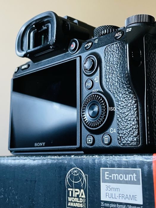 Sony A7III – pełna klatka, aparat bezlusterkowy