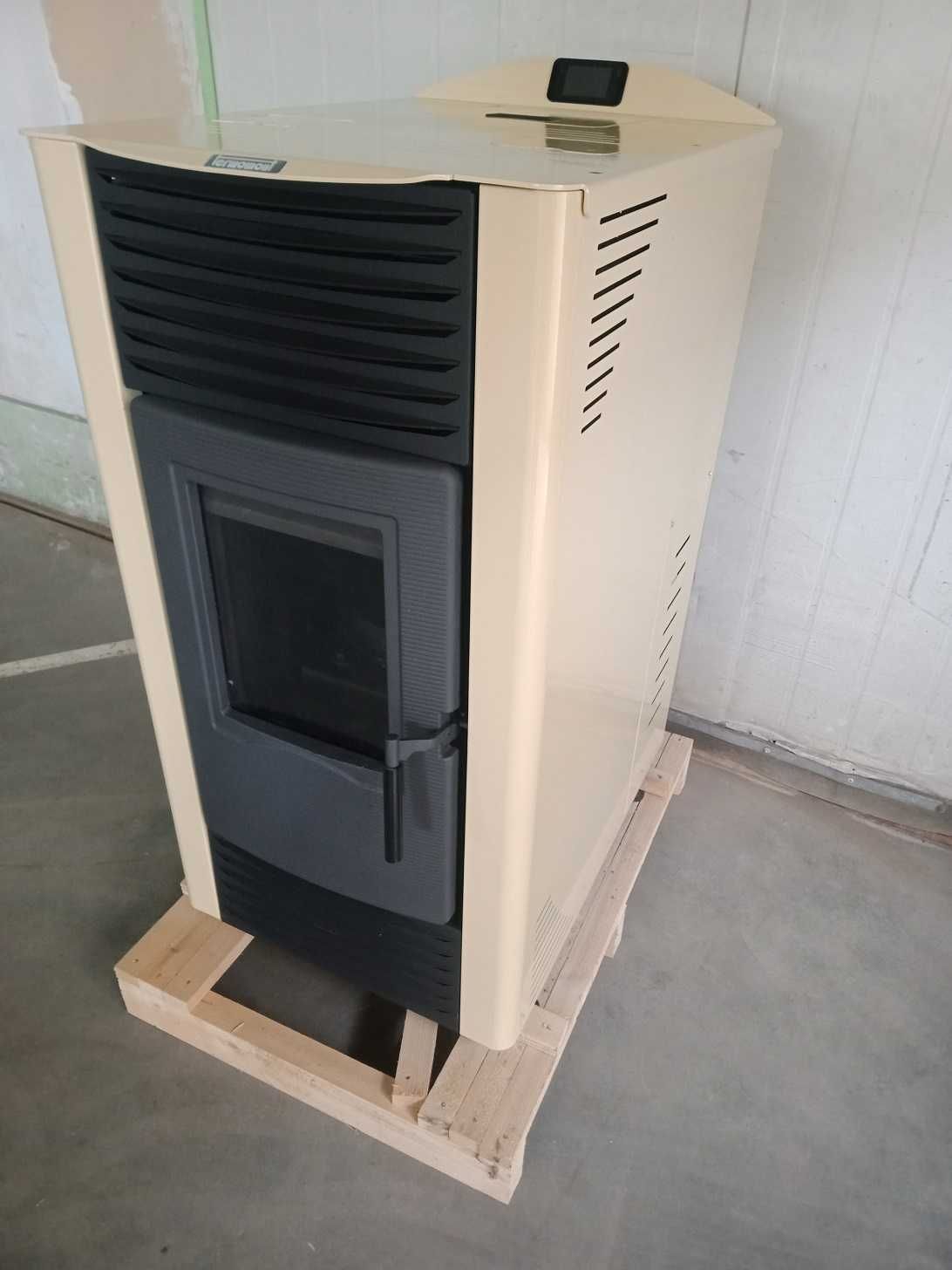 TERMOMONT TOBY H21 Kominek z funkcją c.o. pellet 24 kW