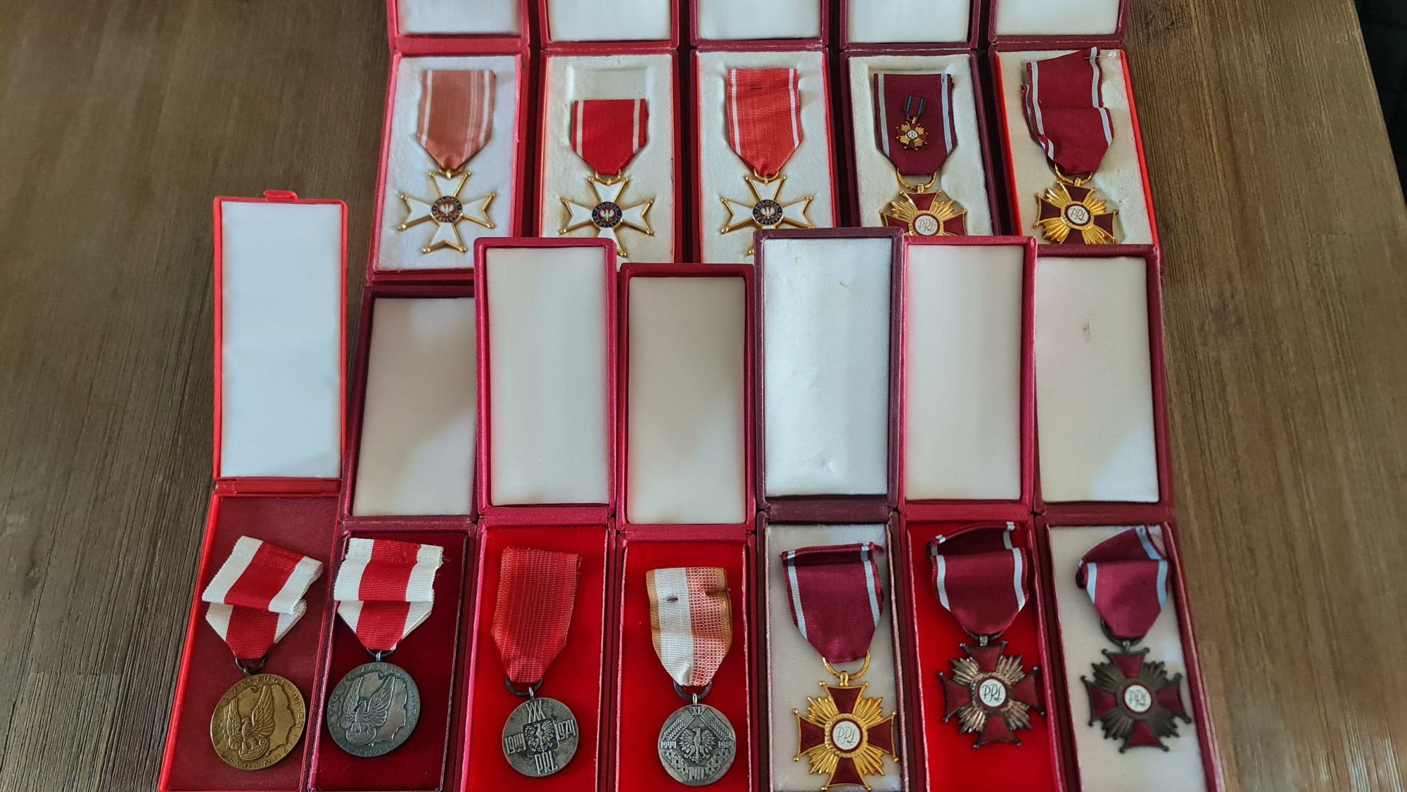 Medale wymienię na odznaki i medale