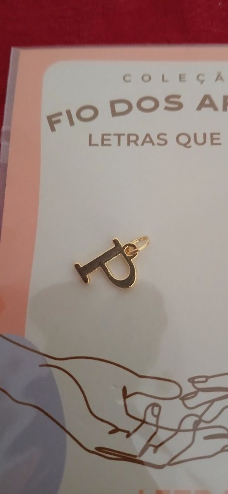 Letra P, da coleção Fio dos Afetos, nova