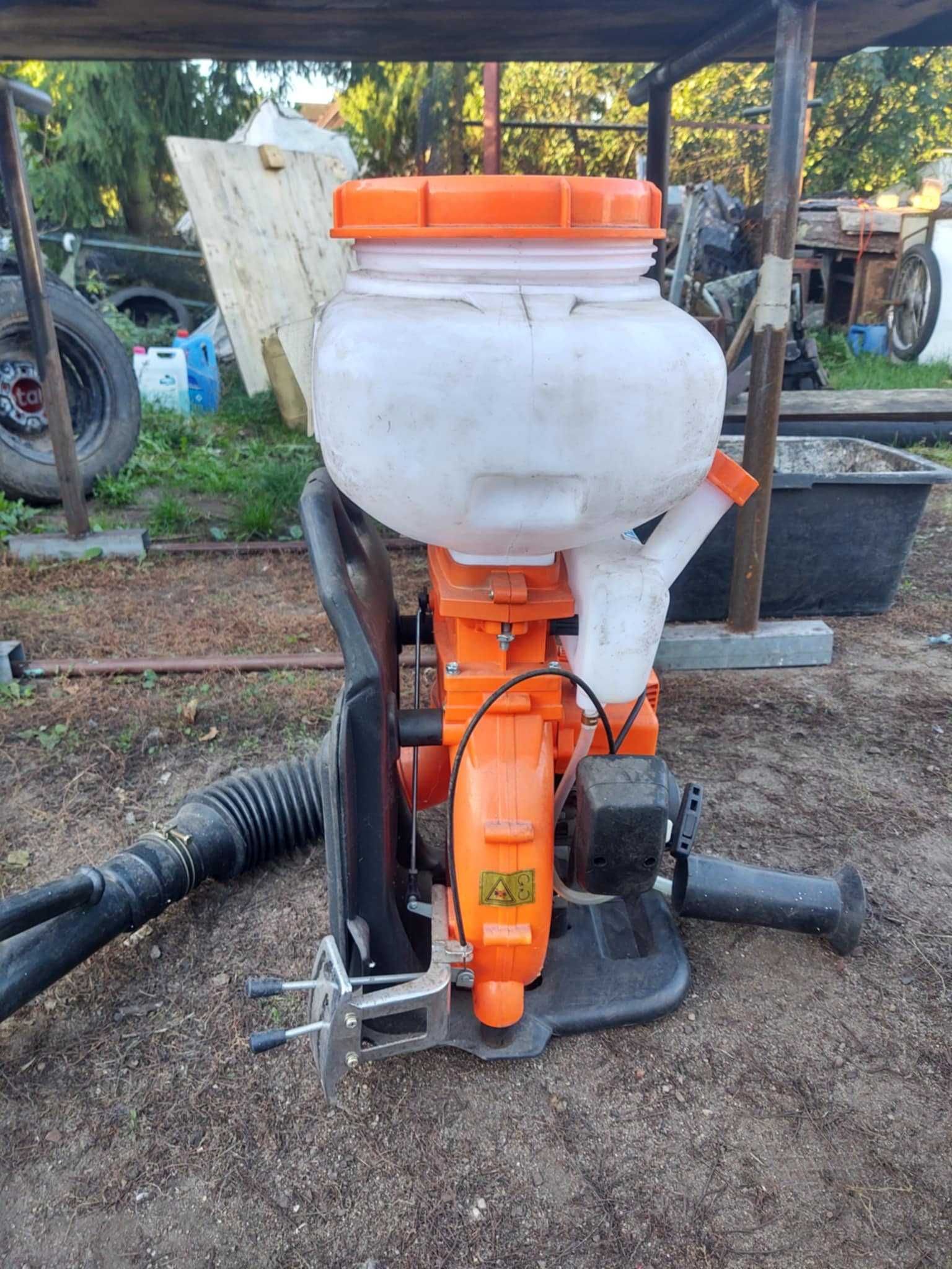 Dmuchawa i opryskiwacz spalinowy (2 w 1)