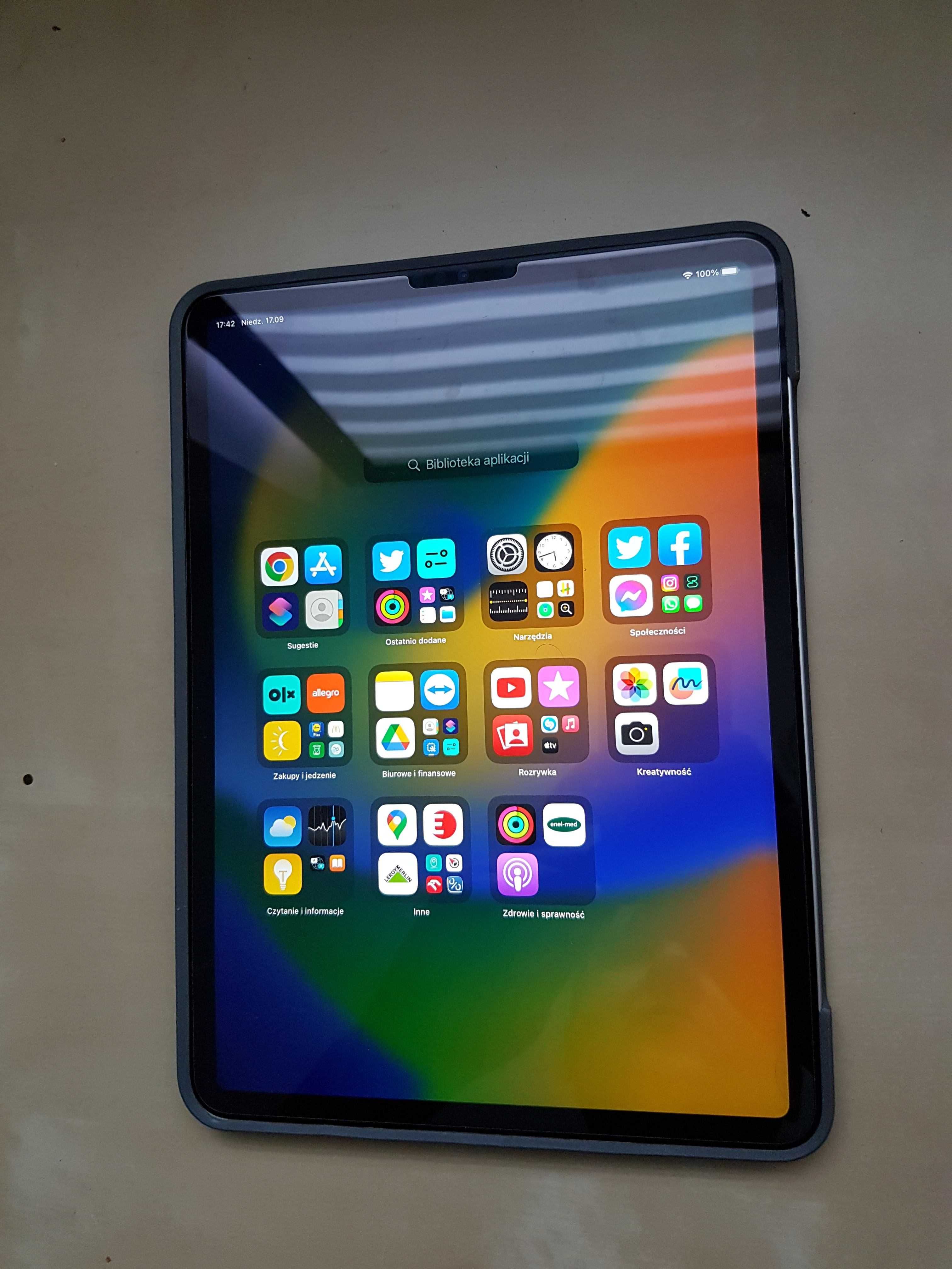 Ipad Pro M1 11" 3gen WiFi + Cellular + Logitech Combo Touch klawiatura