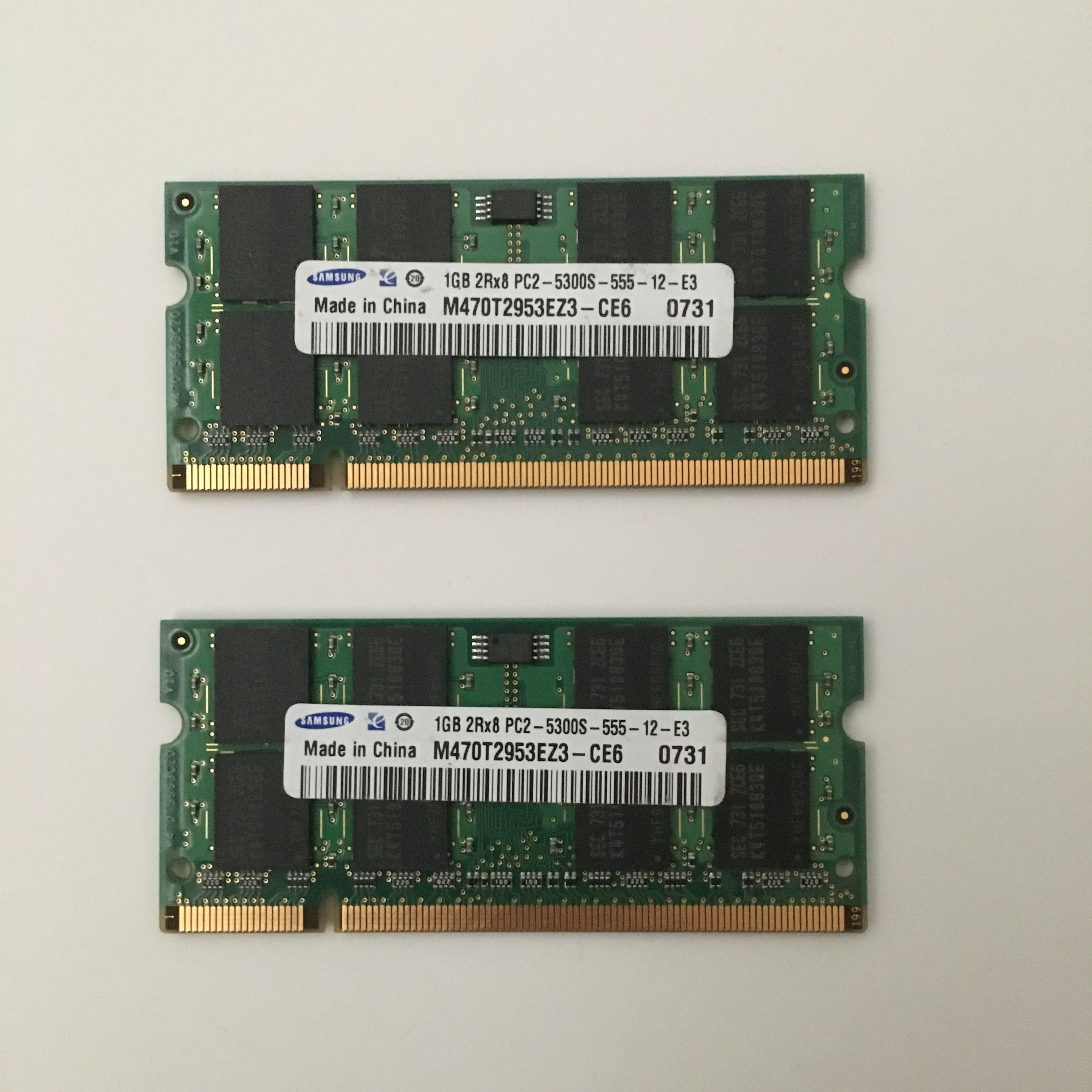 2 memória Portátil APPLE 2GB (1GBx2) PC2-5300S-555 SAMSUNG