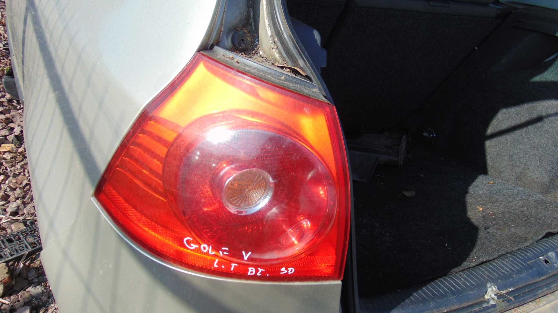 Mar4 Lampa lewa tylna w błotnik volkswagen golf 5 V HB 3D wysyłka