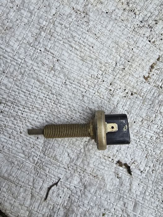 Датчик включення стопсигналу ВК-412