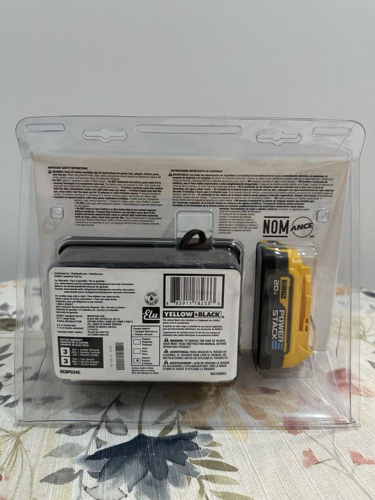 DeWALT POWERRSTACK 20-V MAX ( акумулятор 1.7Ah + зарядний пристрій).