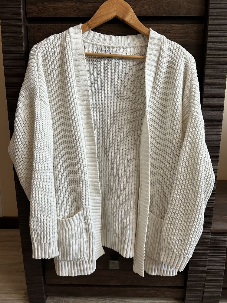 Sweter kardigan beżowy kremowy hollister L gruby splot