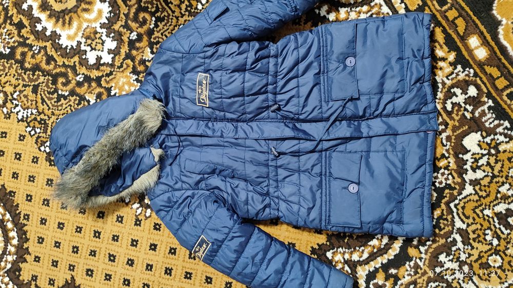 Куртка.  дівчача