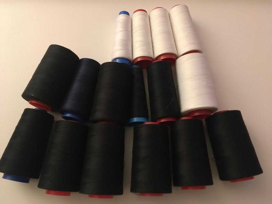 Lote de Linhas para Costura (Preto, Branco)