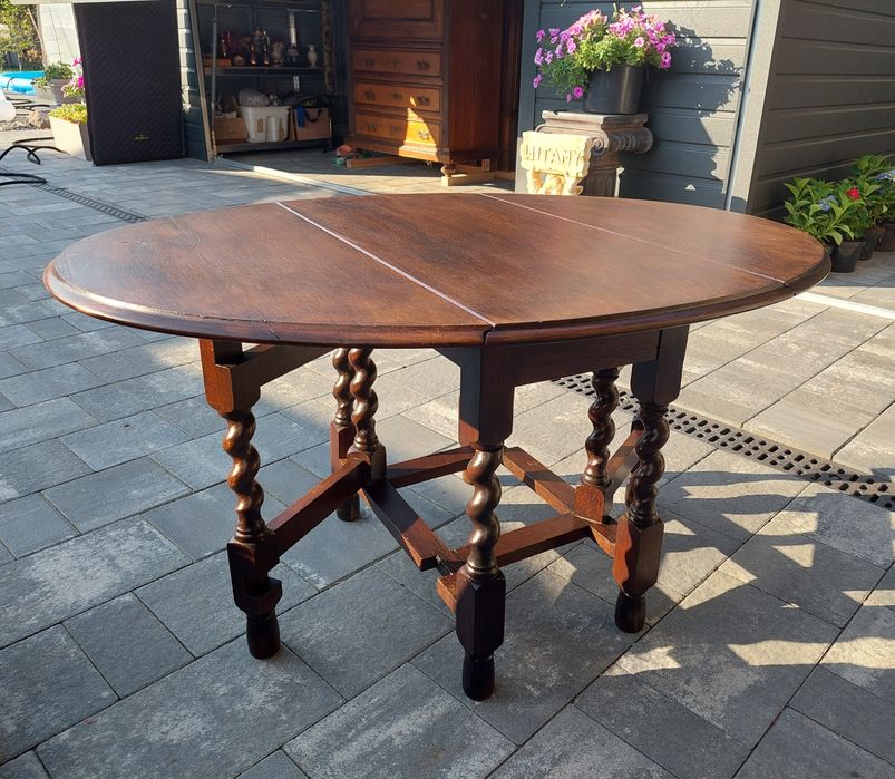 Drewniany stolik kawowy