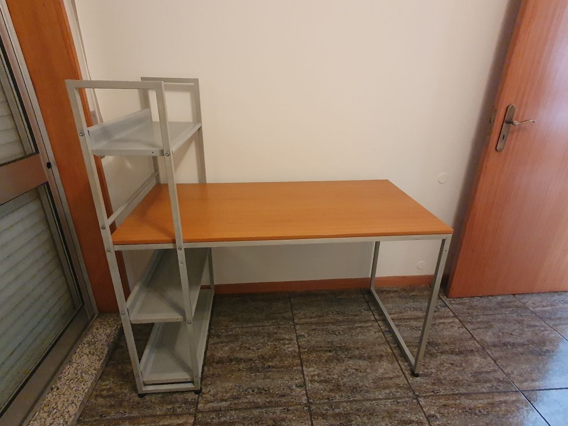 Secretaria de metal e madeira c/defeito