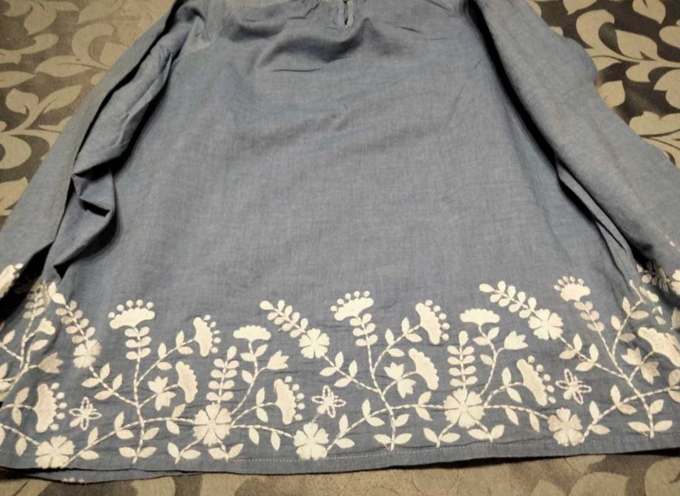 Camisa azul com bordado - tamanho 14 anos