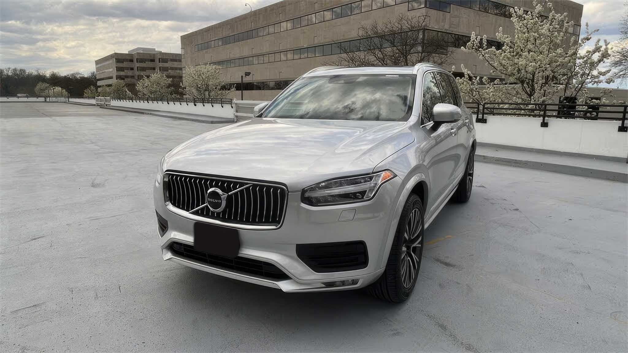 2022 Volvo XC90 T5 Momentum
