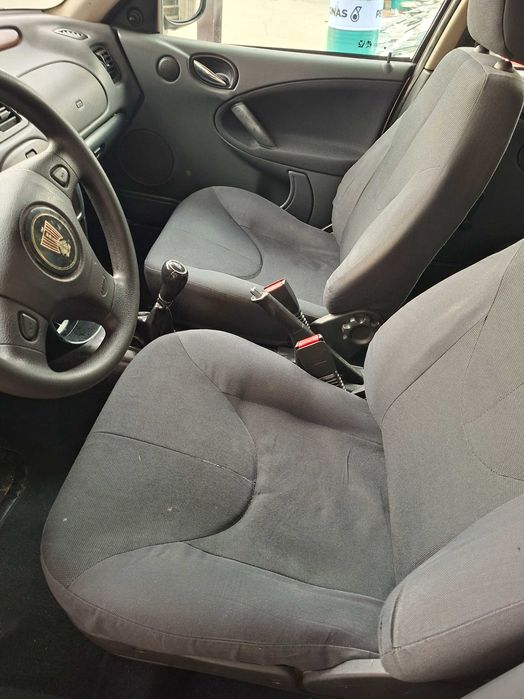 Rover 1.4 versão 25 de 2004