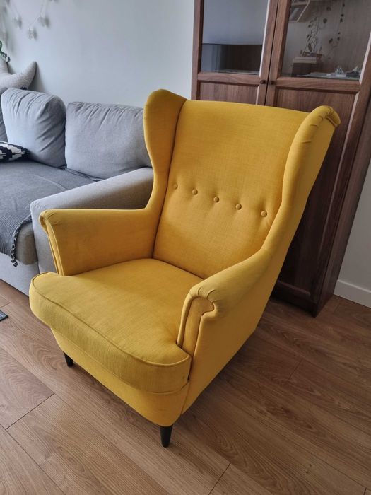Fotel uszak IKEA STRANDMON żółty