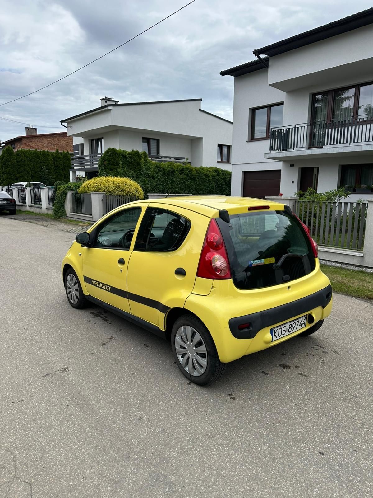 Peugeot 107 1.0 benzyna isofix stan bdb niskie spalanie