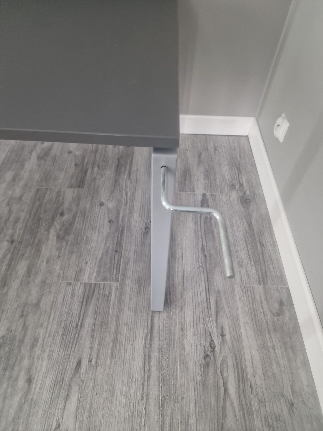 Biurko firmy VS 180x90 BETON
