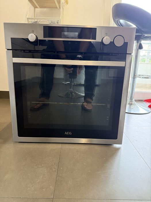 Forno de encastre AEG BSE576321M perfeitas condições