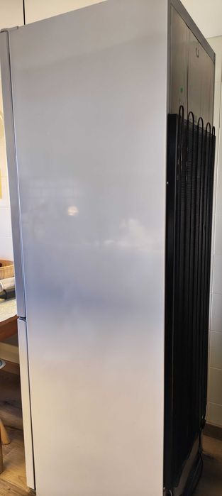 Frigorífico combinado - Hotpoint H8 A1E W - 337 Litros