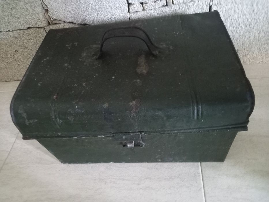 Baú pescador antigo chapa