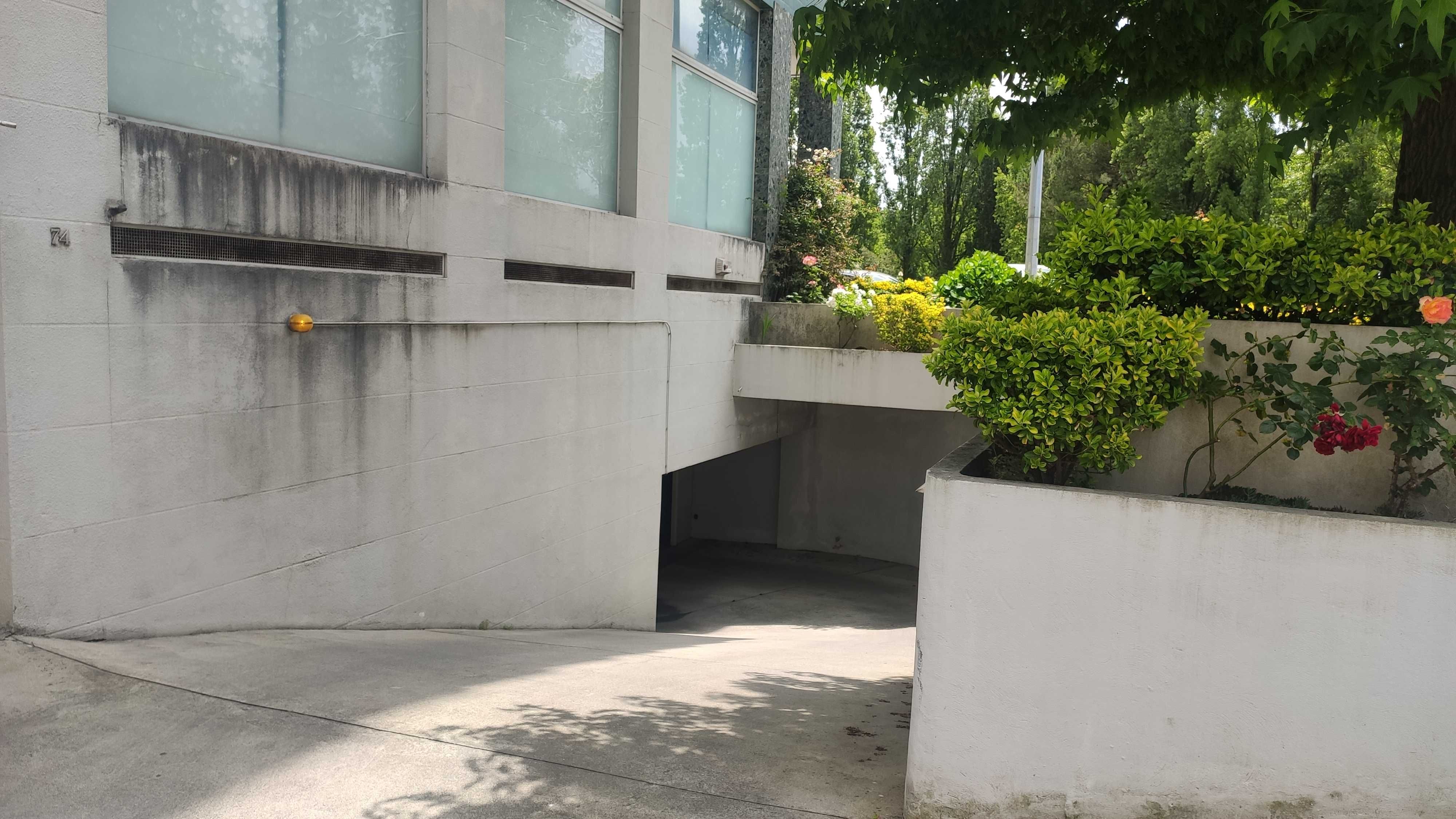 Garagem à venda na travessa Fernando Namora