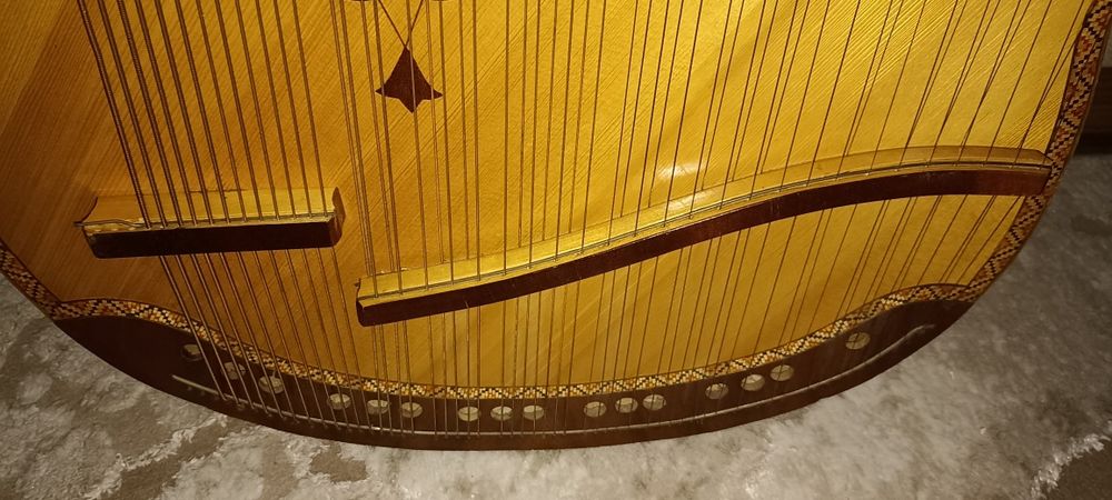 Бандура дерев'яна