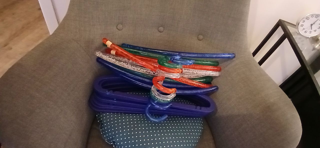 Wieszkai plastikowe przezroczyste 9 szt