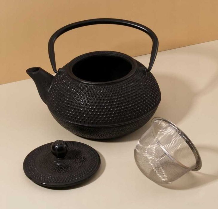 MAŁY czajniczek ŻELIWNY do parzenia herbaty, ziół.. Zaparzacz dzbanek