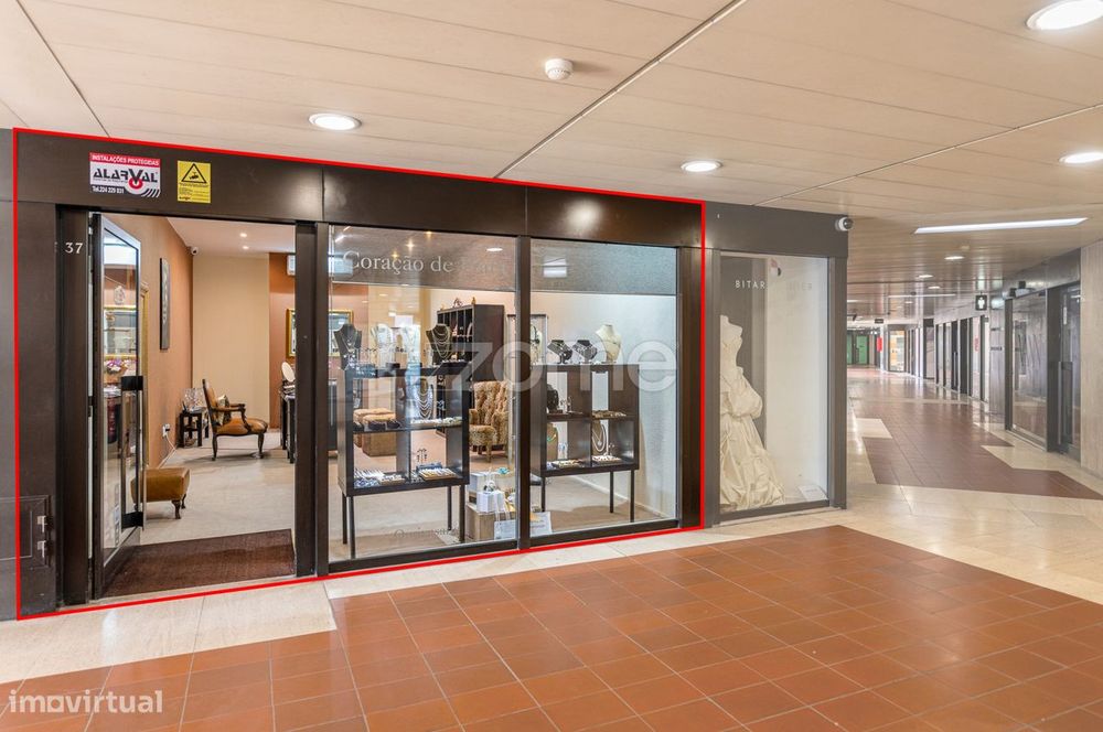 Loja para Arrendamento – Edifício Bristol, Avenida da Boavista, Por...