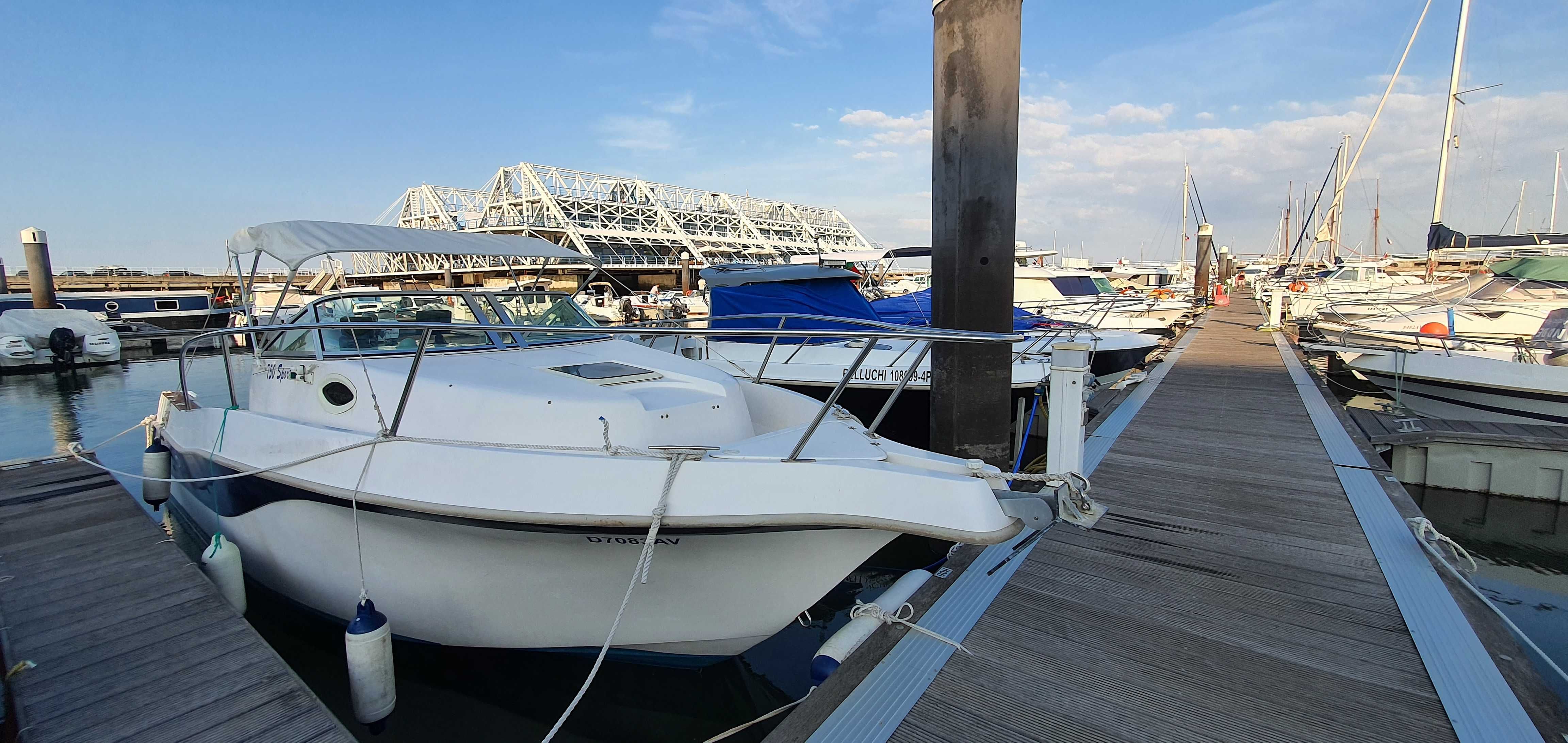 Vendo barco San Remo 7.5m  em óptimo estado