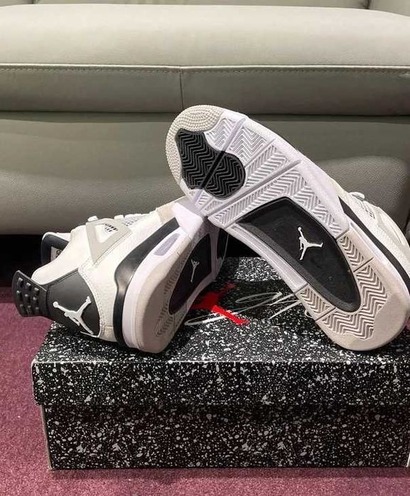 Jordan_4_Retro_Military_Black R.41