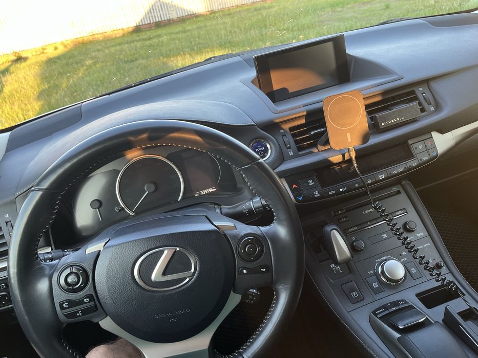 Lexus CT 200h - Stan idealny