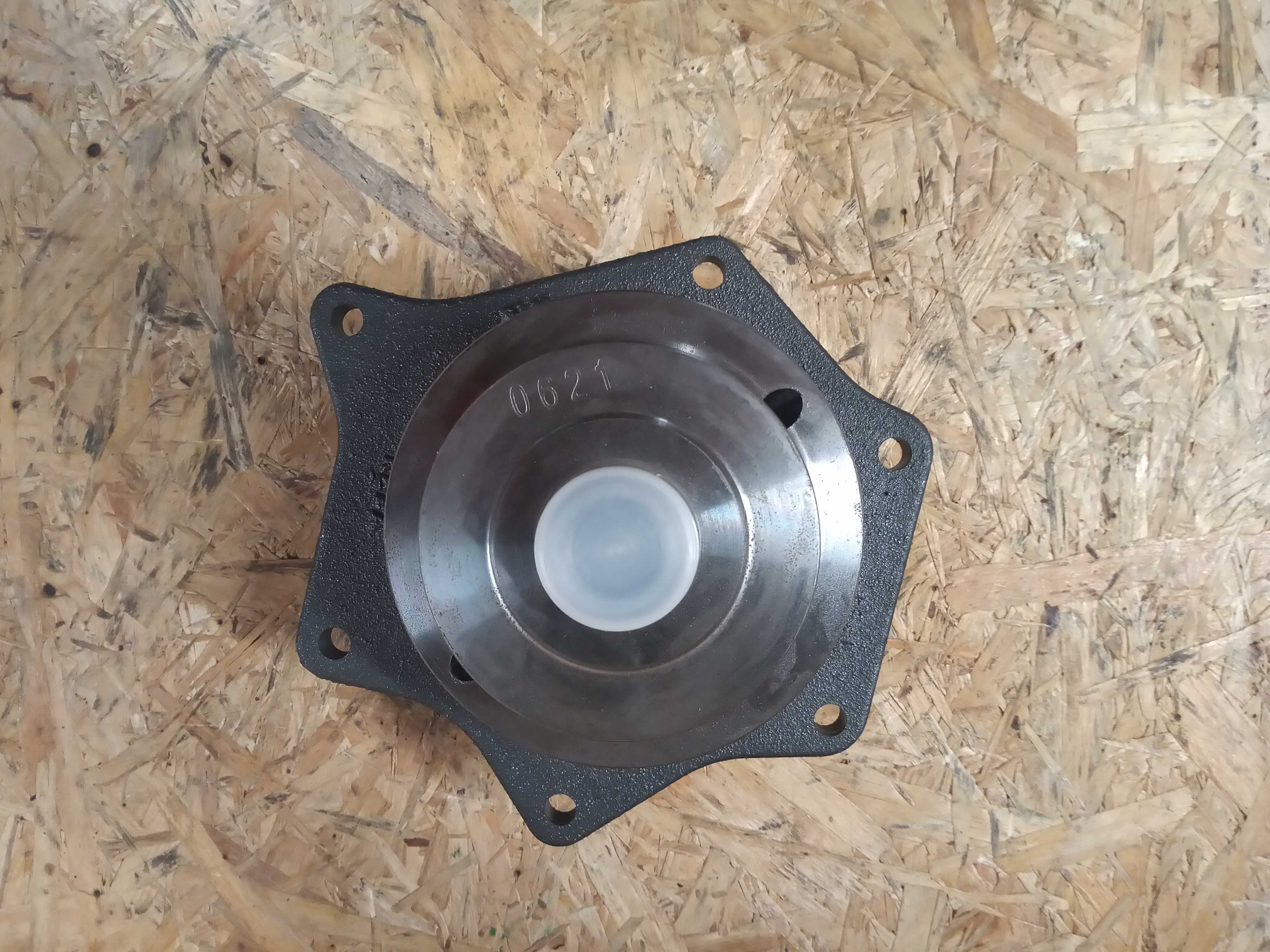 Pompa wody New Holland TM TM115, TM125, TM135, TM150, TM165