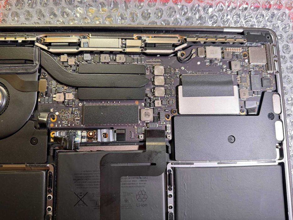 MacBook Pro A1708 13"2017/i5-7360u/8/128; Ідеальний стан