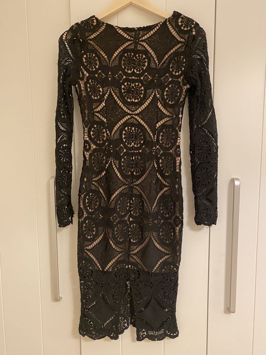 Sukienka koronkowa czarna 34