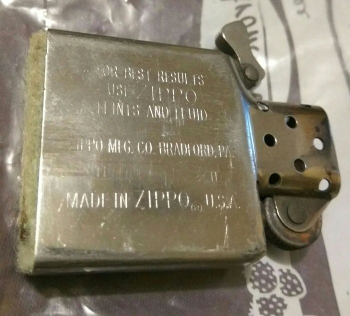 Isqueiros de coleção Zippo e outros