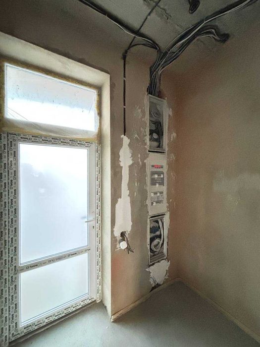 Продається будинок (таунхаус) з частковим ремонтом/ЗАКРИТЕ МІСТЕЧКО