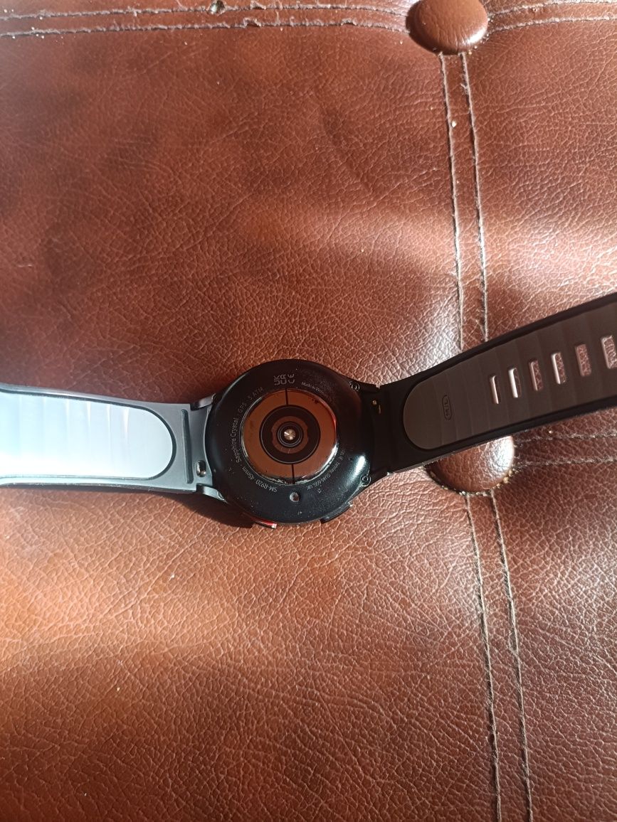 Samsung whatch 5 pro Titanium