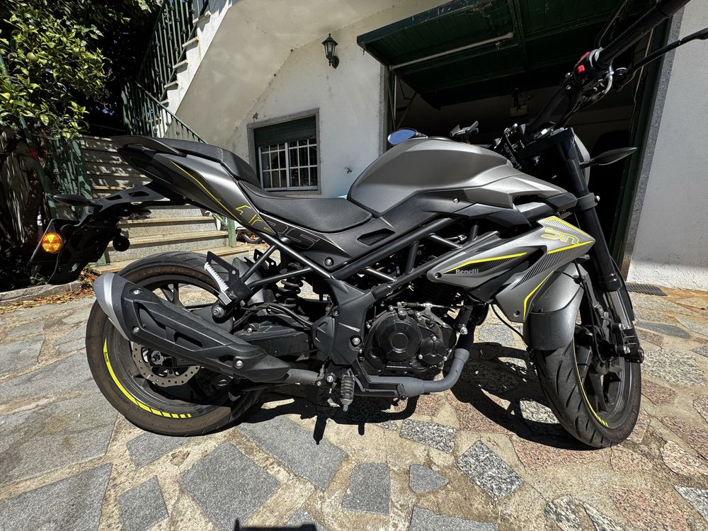 Benelli BN 125 ano 2022