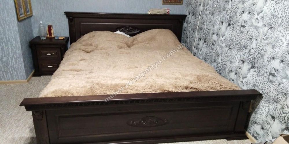 Ліжко деревяне двоспальне різьблене. Кровать деревянная двуспальная.