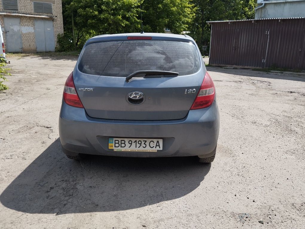 Продам Hyundai i20 2011 года выпуска двигатель 1.2 пробег 105 тысяч