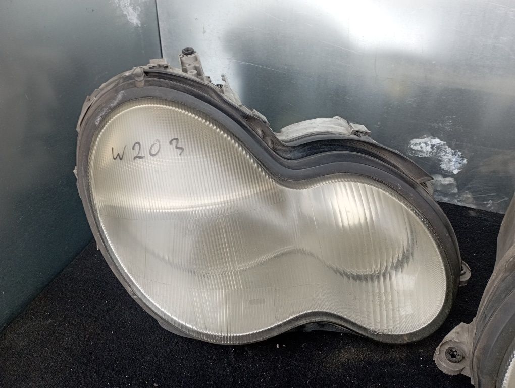 Lampa przednia prawa Mercedes W 203